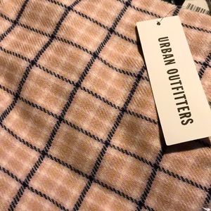 New Urban Outfitters plaid blanket scarf/wrap. Soft, warm, but lightweight